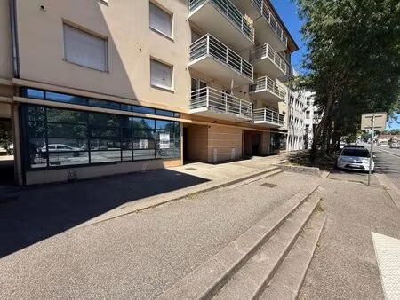 vente local d'activités 390 m²