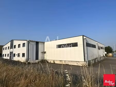 vente local d'activités 1 490 m²