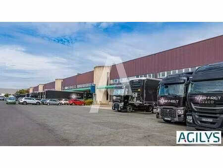 location local d'activités 2 582 m²