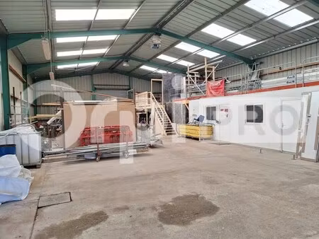 location local d'activités 320 m²