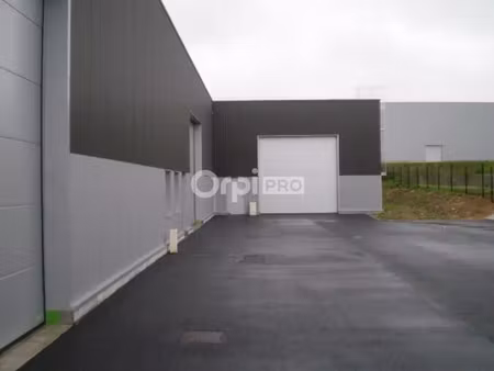 location local d'activités 450 m²