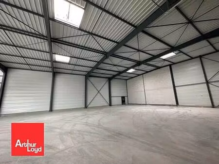 location local d'activités 347 m²