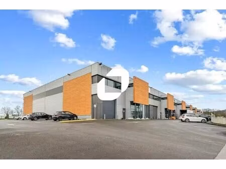 location local d'activités 14 m² à 198 m²