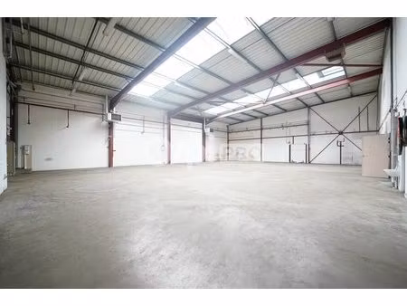 location local d’activités mornant 69440 880m²