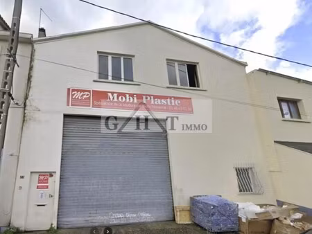 vente local d'activités 1 580 m²