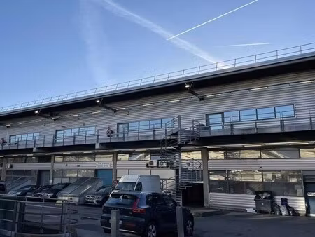 location local d'activités 600 m²