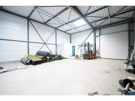 location local d’activités sainte consorce 69280 150m²