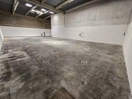 location local d'activités 1 212 m²