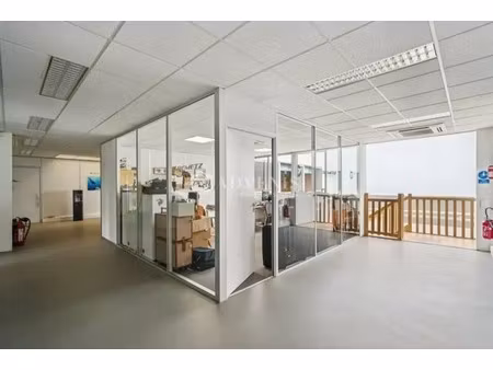 vente local d'activités 805 m²
