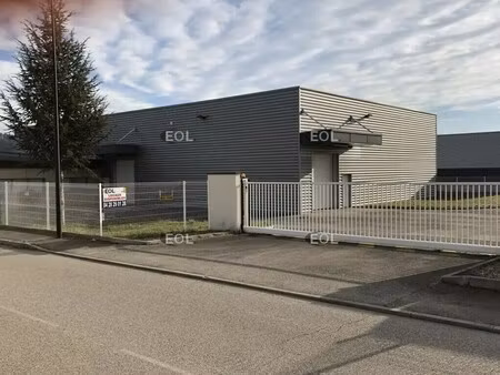 location local d'activités 850 m²
