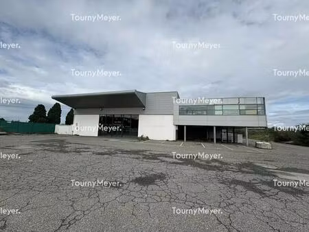 location commerce 6 000 m²