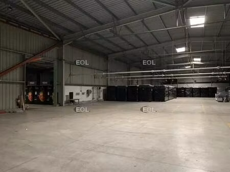 location entrepôt 9 000 m²