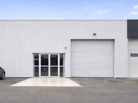location entrepôt saint jean de linieres 49070 260m²