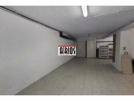 location entrepôt 200 m²
