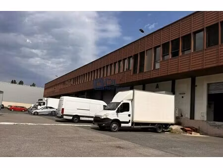 location entrepôt 1 351 m²