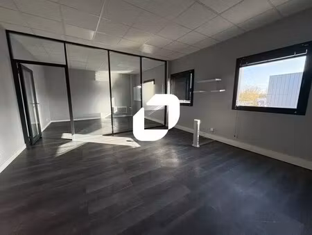 location local d'activités 175 m²