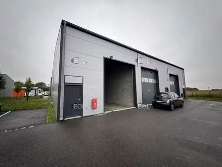 location local d'activités 142 m²