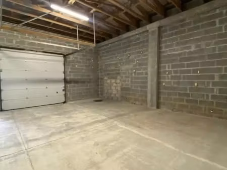 location local d'activités 444 m²
