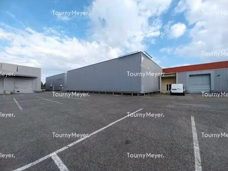 location local d'activités 1 100 m²