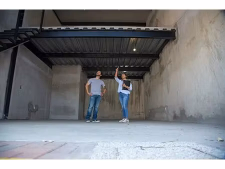 location local d'activités 2 170 m²