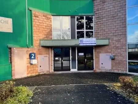 location local d'activités 641 m²