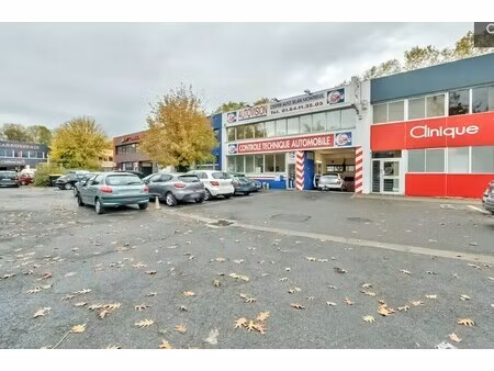 location local d'activités 362 m²
