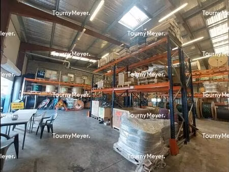 location local d'activités 700 m²