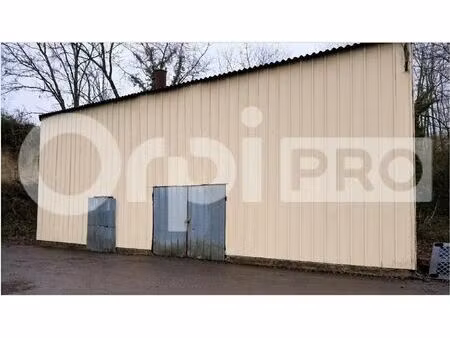 location entrepôt 195 m²