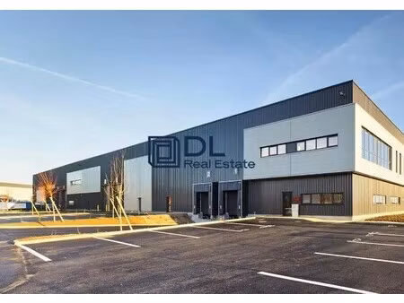 location entrepôt 1 636 m² à 3 287 m²
