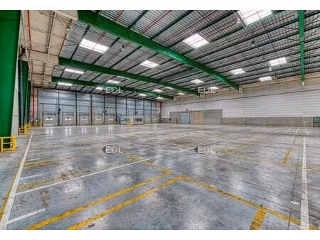 location entrepôt 5 147 m²
