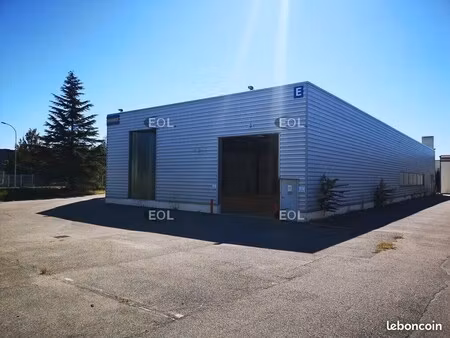 location entrepôt 1 145 m²