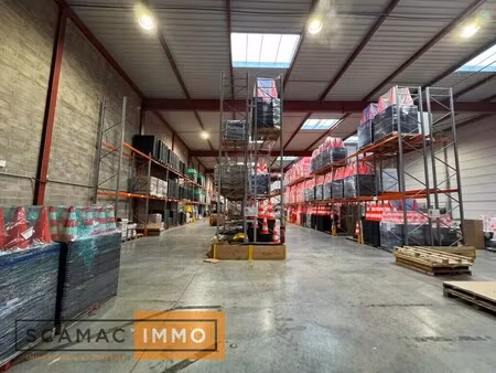 location entrepôt 1 835 m²