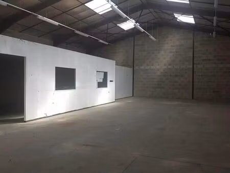 location entrepôt 600 m²