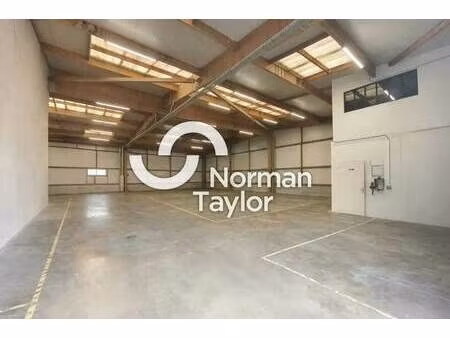 location local d'activités 508 m²