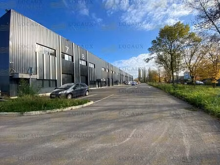 location local d’activités cergy 95000 268m²