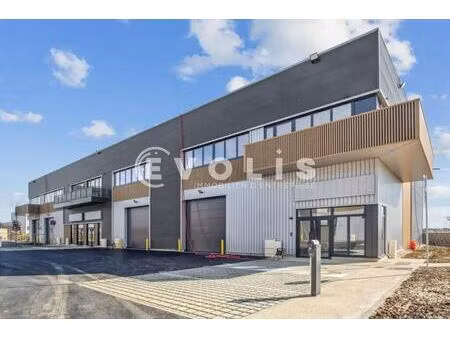 location local d'activités 369 m² à 7 401 m²