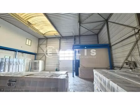 location local d'activités 432 m²