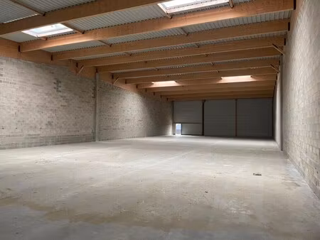 location local d’activités puiseux-en-france 95380 1200m² à 4800m²
