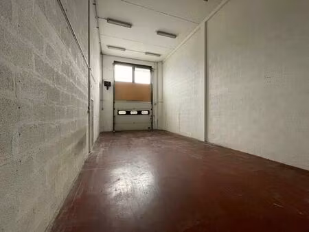 location local d’activités saint quentin fallavier 38070 142m²