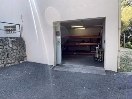 location entrepôt le cannet 06110 62m²