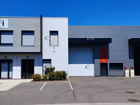 location entrepôt 598 m²