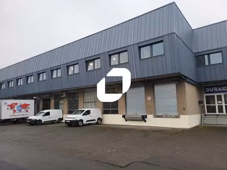 location entrepôt 490 m²