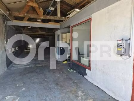 location local d'activités 153 m²