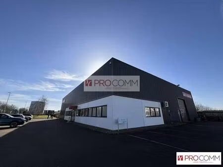 location local d'activités 864 m²