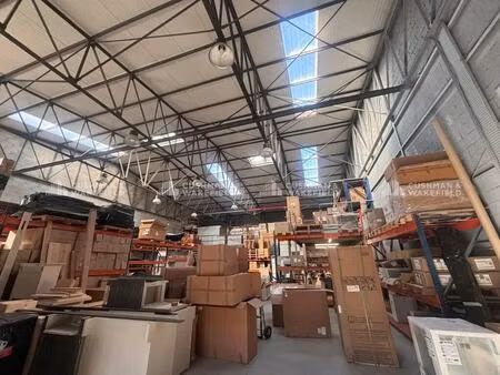 location local d'activités 420 m²