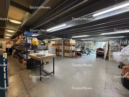 location local d'activités 396 m²