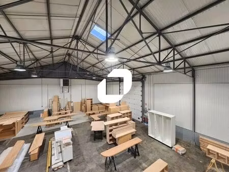 location local d'activités 385 m²