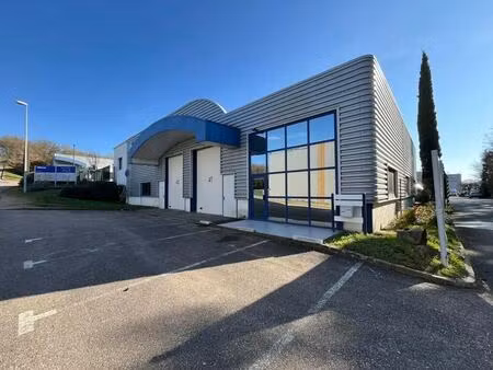 location local d'activités 126 m² à 1 738 m²