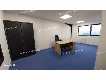 location local d'activités 491 m²