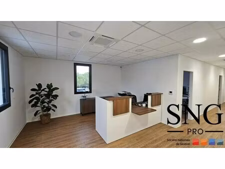 location local d'activités 138 m²